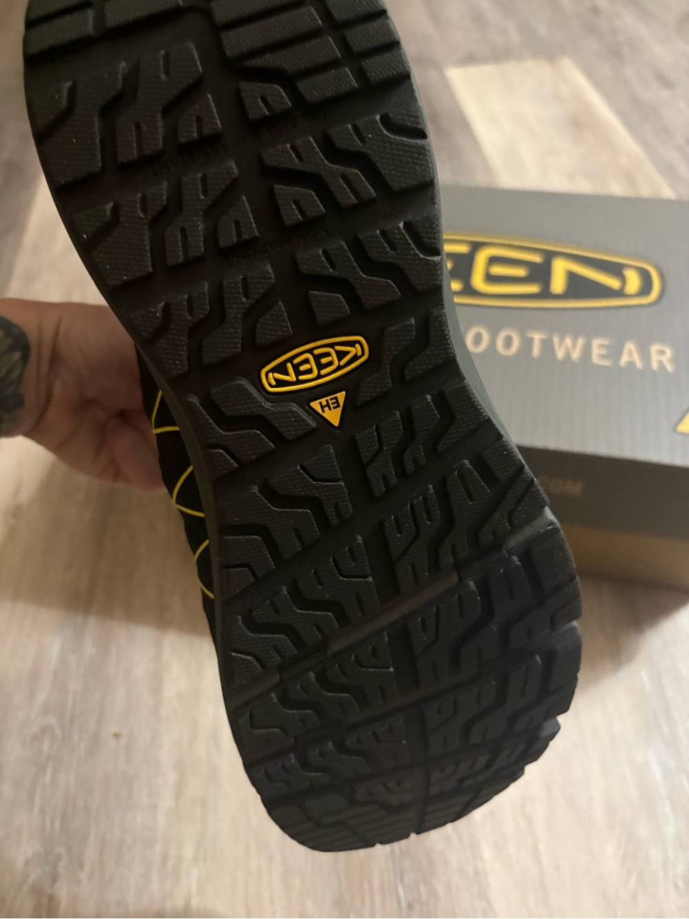 KEEN Men's Black steel toe wide - Picture 4 of 8